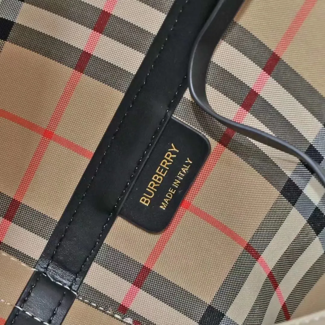 All categories Burberry women's bags (Burberry) Burberry 8379