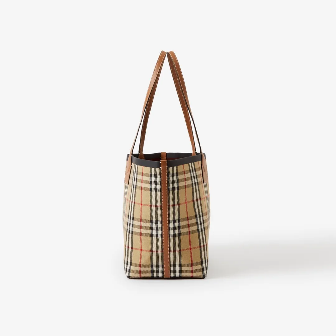 All categories Burberry women's bags (Burberry) Burberry 8379