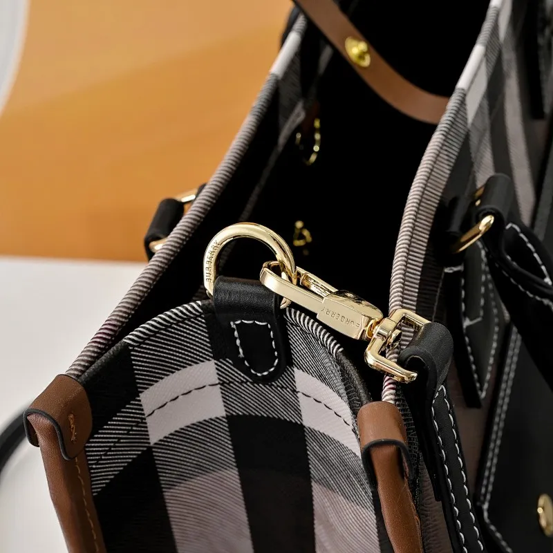 All categories Burberry women's bags (Burberry) Burberry 2319