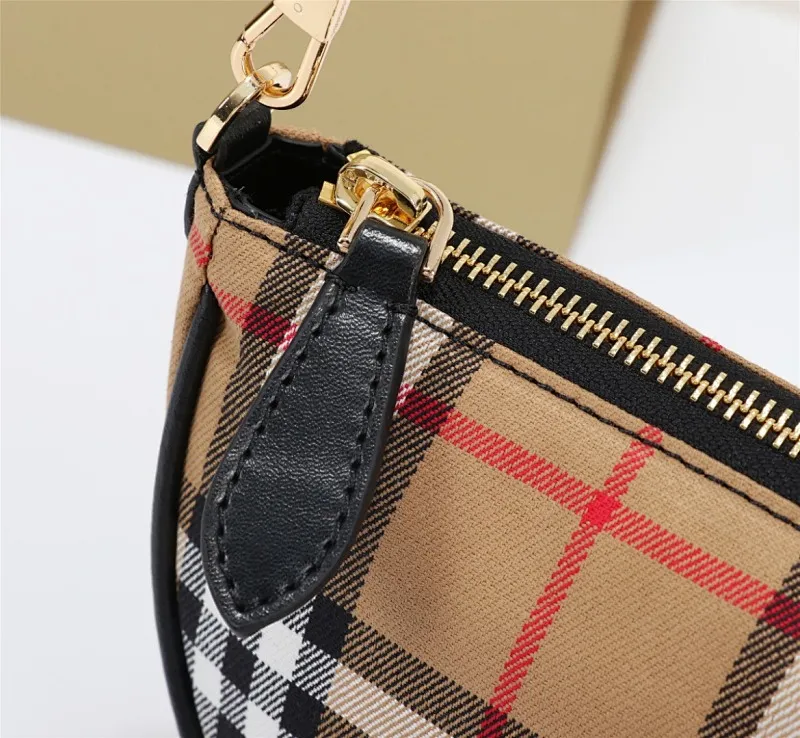 All categories Burberry women's bags (Burberry) Burberry 6801