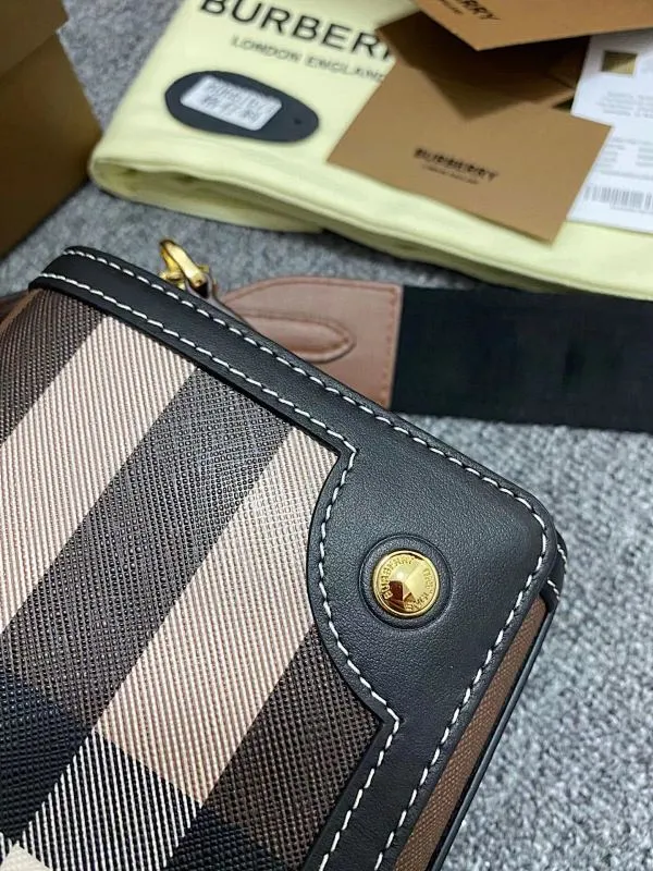All categories Burberry women's bags (Burberry) Burberry 8380