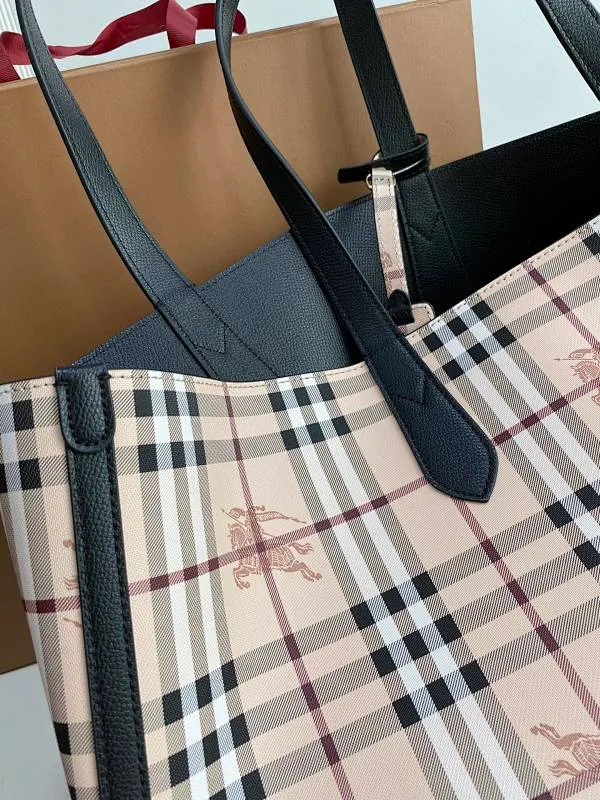All categories Burberry women's bags (Burberry) Burberry 4001