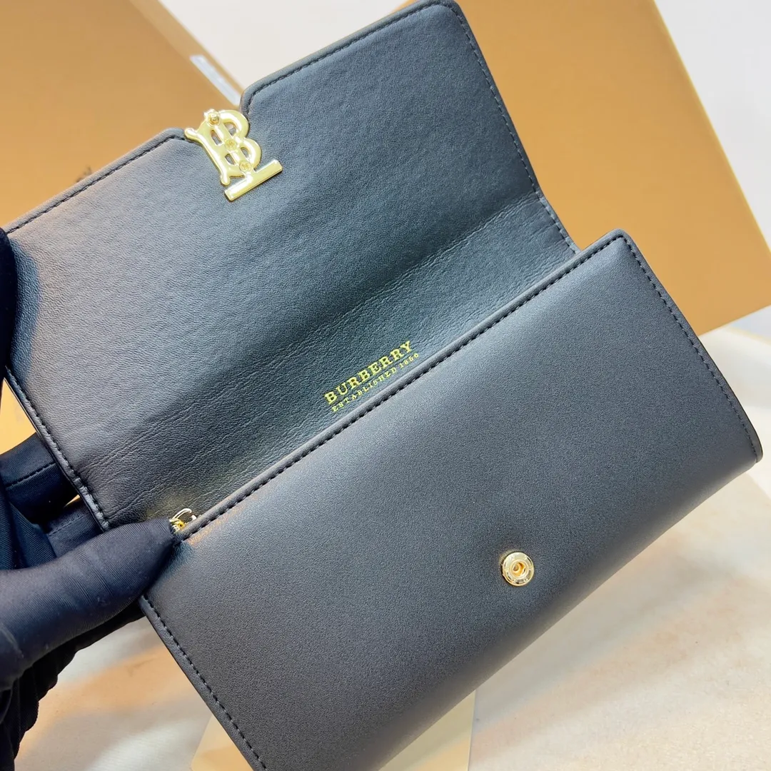 p190📯📯📯[Burberry•Burberry] original product🇮🇹~~🎉👉Slim long wallet, made of plain calfskin with vintage splicing design, equipped with multiple card slots; the snap buckle is engraved with the new brand logo. Gold hardware accessories, 👍counter quality, fine workmanship 💋Real shot📷, 🆔🆔1187 black, size 19.5cm*3cm*10cm*.