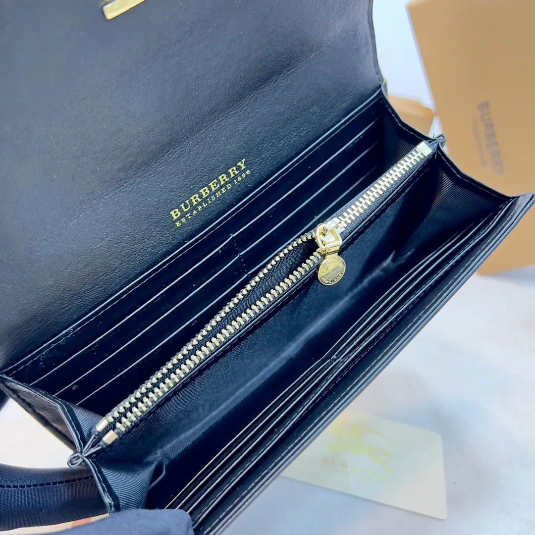 p190📯📯📯[Burberry•Burberry] original product🇮🇹~~🎉👉Slim long wallet, made of plain calfskin with vintage splicing design, equipped with multiple card slots; the snap buckle is engraved with the new brand logo. Gold hardware accessories, 👍counter quality, fine workmanship 💋Real shot📷, 🆔🆔1187 black, size 19.5cm*3cm*10cm*.