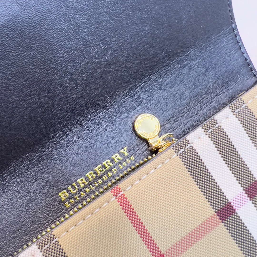 p190📯📯📯[Burberry•Burberry] original product🇮🇹~~🎉👉Slim long wallet, newly made of vintage vintage plaid and grained leather, with multiple card slots; the snap buckle is engraved with the new brand logo. , gold hardware accessories, 👍counter quality, fine workmanship 💋actual photo📷, 🆔🆔1185 black, brown size 19.5cm*3cm*10cm*.
