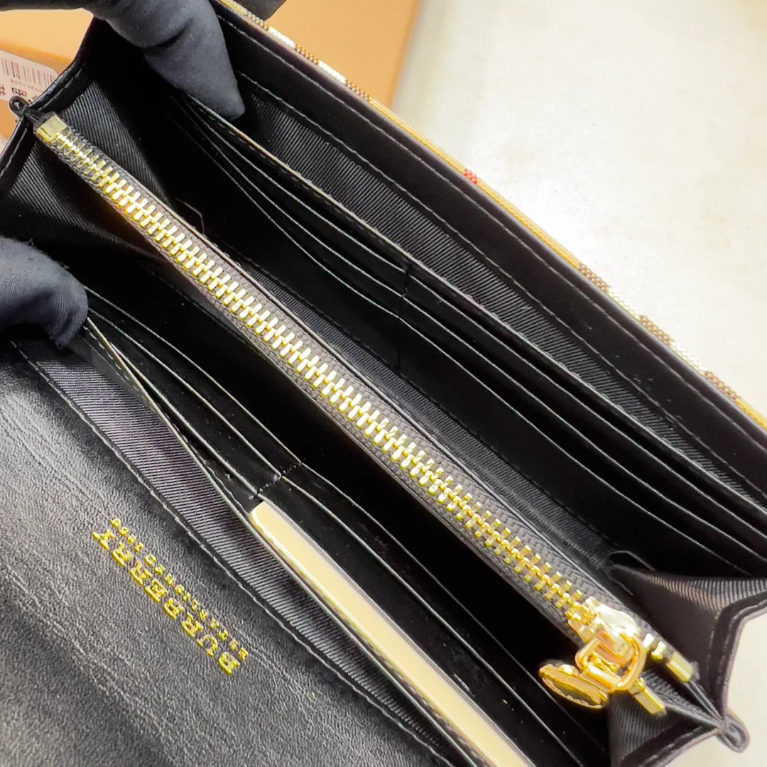 p190📯📯📯[Burberry•Burberry] original product🇮🇹~~🎉👉Slim long wallet, newly made of vintage vintage plaid and grained leather, with multiple card slots; the snap buckle is engraved with the new brand logo. , gold hardware accessories, 👍counter quality, fine workmanship 💋actual photo📷, 🆔🆔1185 black, brown size 19.5cm*3cm*10cm*.