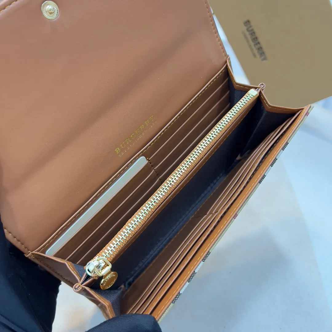 p190📯📯📯[Burberry•Burberry] original product🇮🇹~~🎉👉Slim long wallet, newly made of vintage vintage plaid and grained leather, with multiple card slots; the snap buckle is engraved with the new brand logo. , gold hardware accessories, 👍counter quality, fine workmanship 💋actual photo📷, 🆔🆔1185 black, brown size 19.5cm*3cm*10cm*.