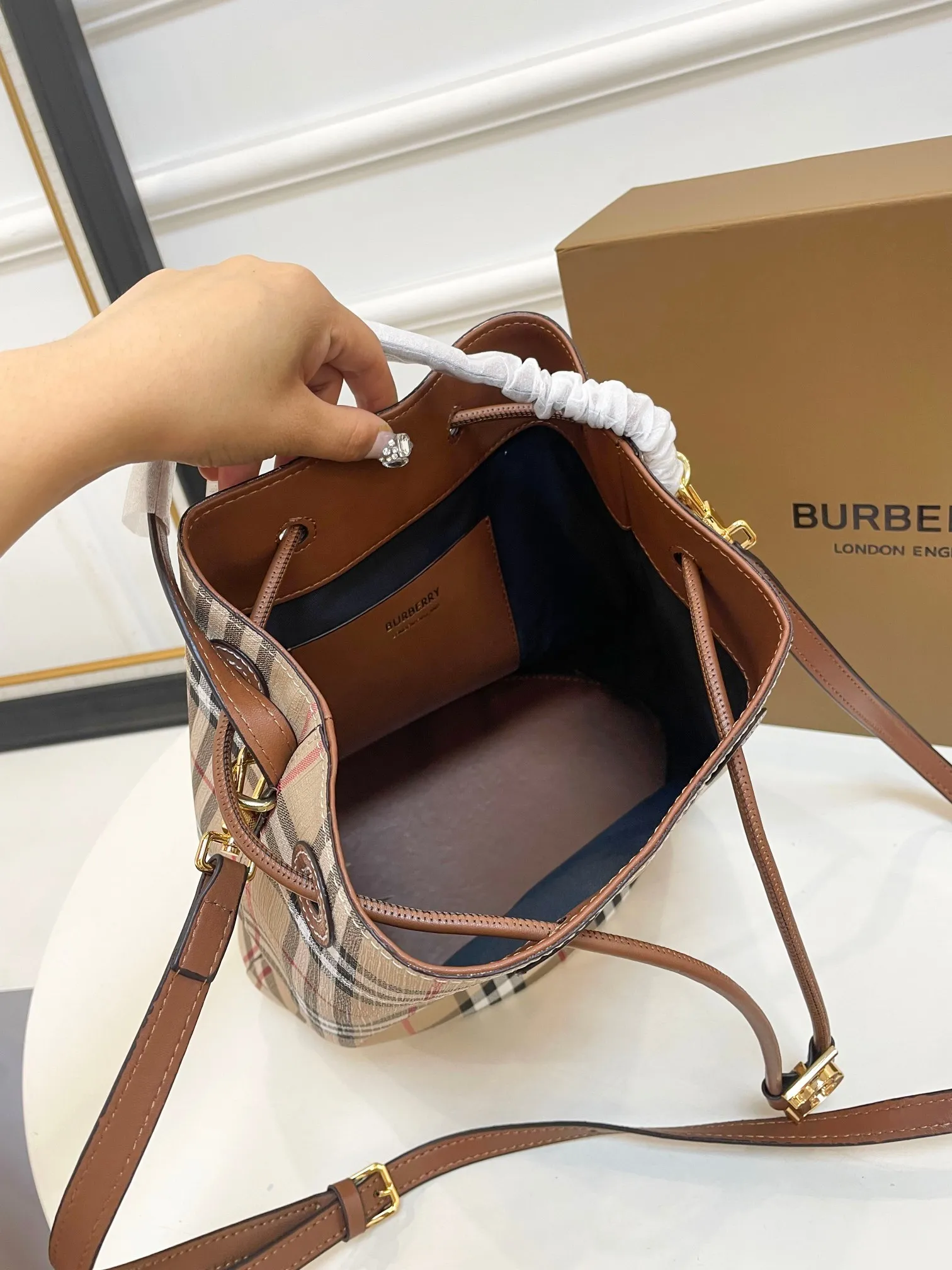 All Categories Official Website "Brand Women's Bags" Women's Bags 💙 Burberry 2023 New Burberry Bucket Bag