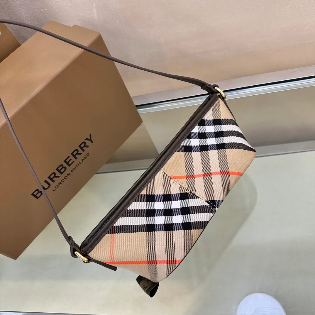 All categories Burberry women's bags (Burberry) Burberry original order 2010