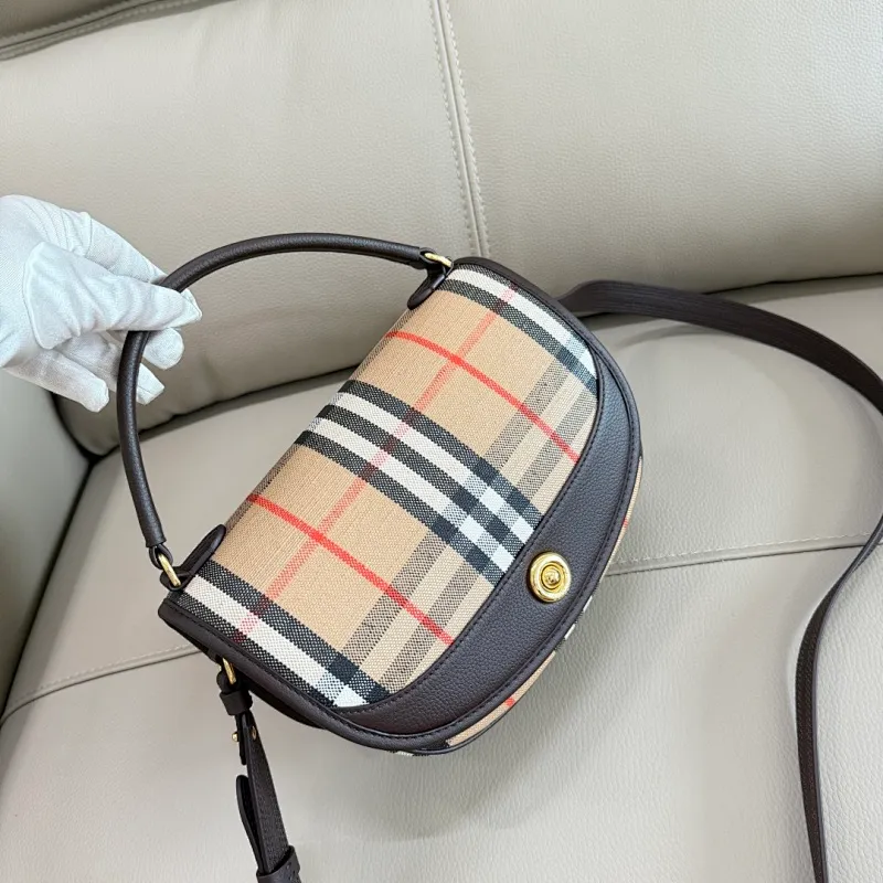 All categories Burberry women's bags (Burberry) Burberry 245