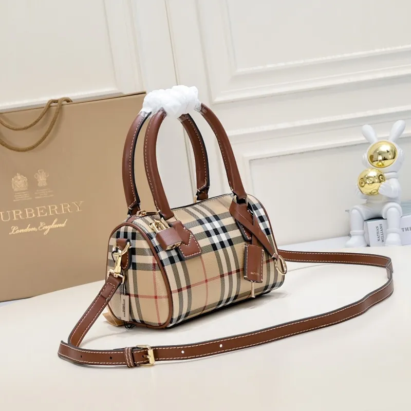 All categories Burberry women's bags (Burberry) Burberry 8372