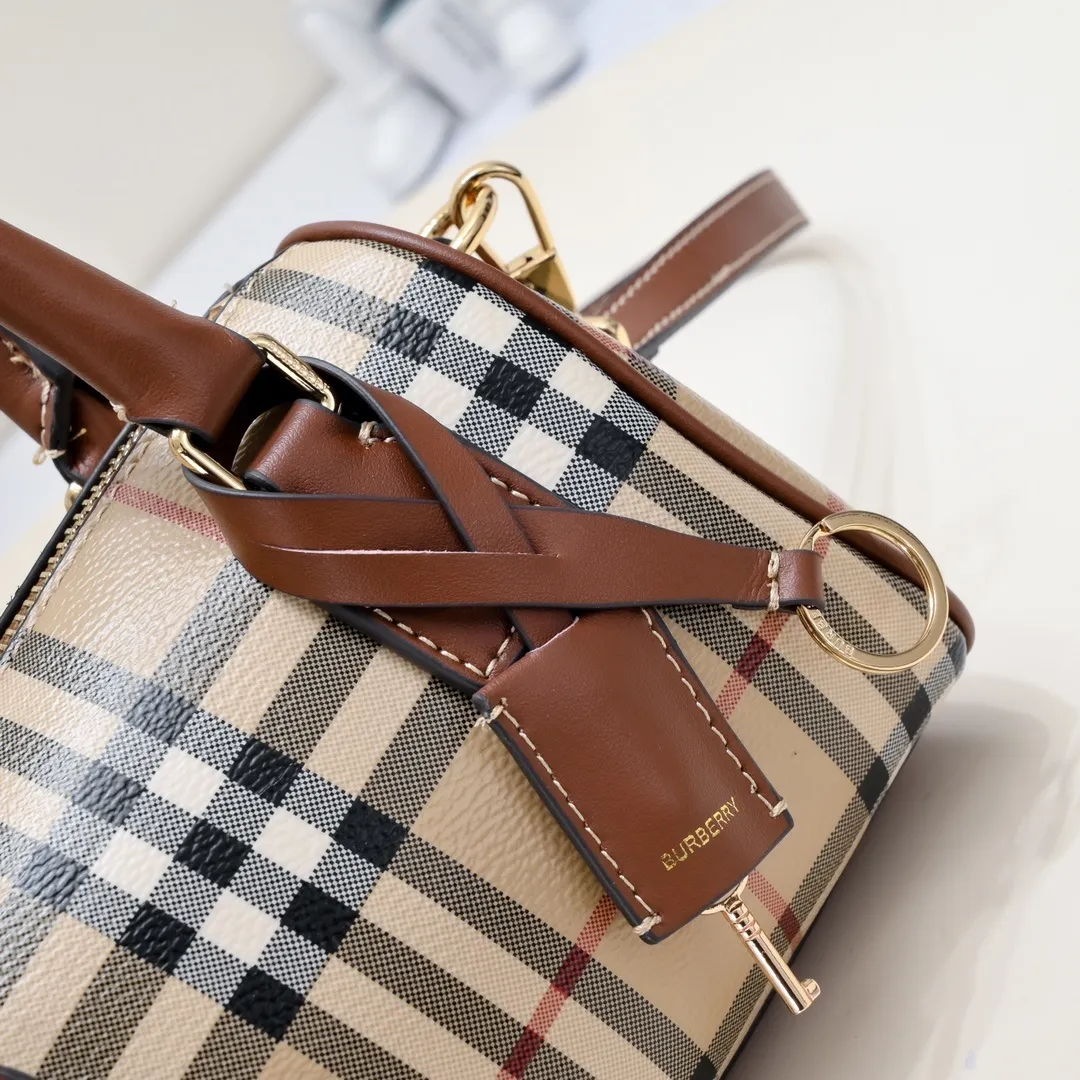 All categories Burberry women's bags (Burberry) Burberry 8372