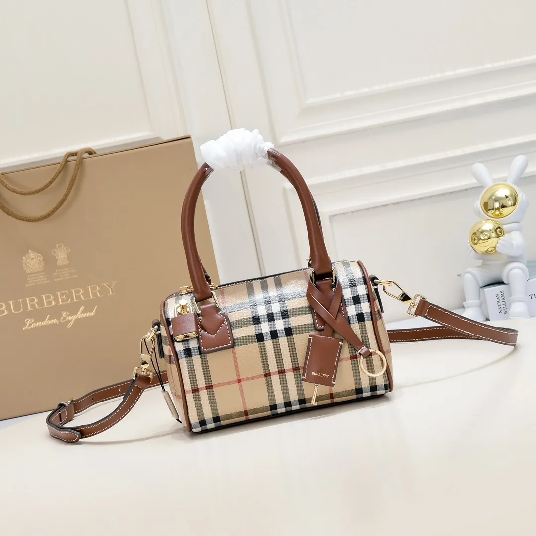 All categories Burberry women's bags (Burberry) Burberry 8372