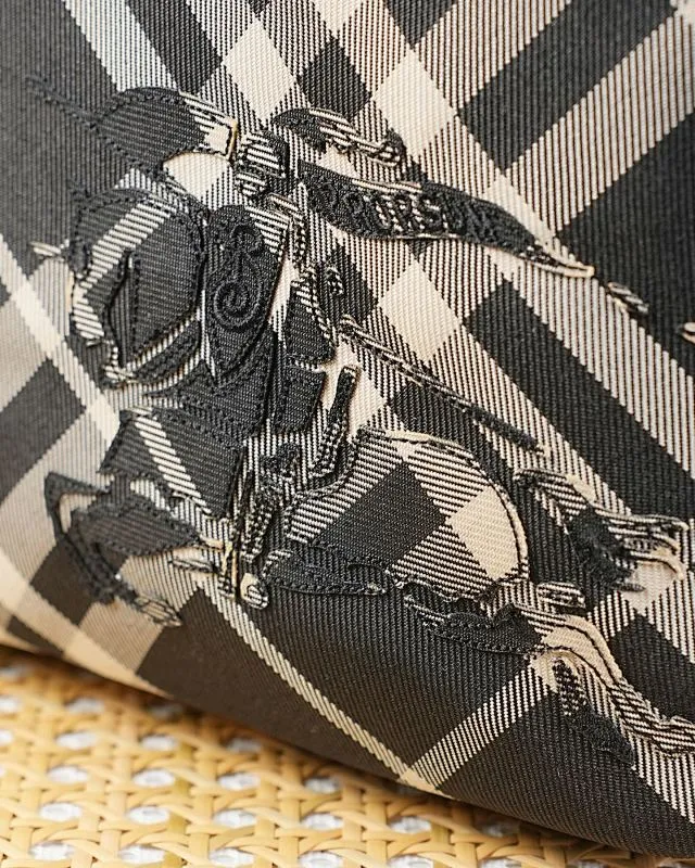 All categories Burberry women's bags (Burberry) Burberry 8385