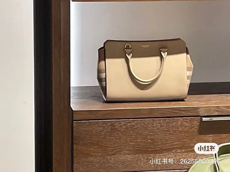 All categories Burberry women's bags (Burberry) Burberry 471
