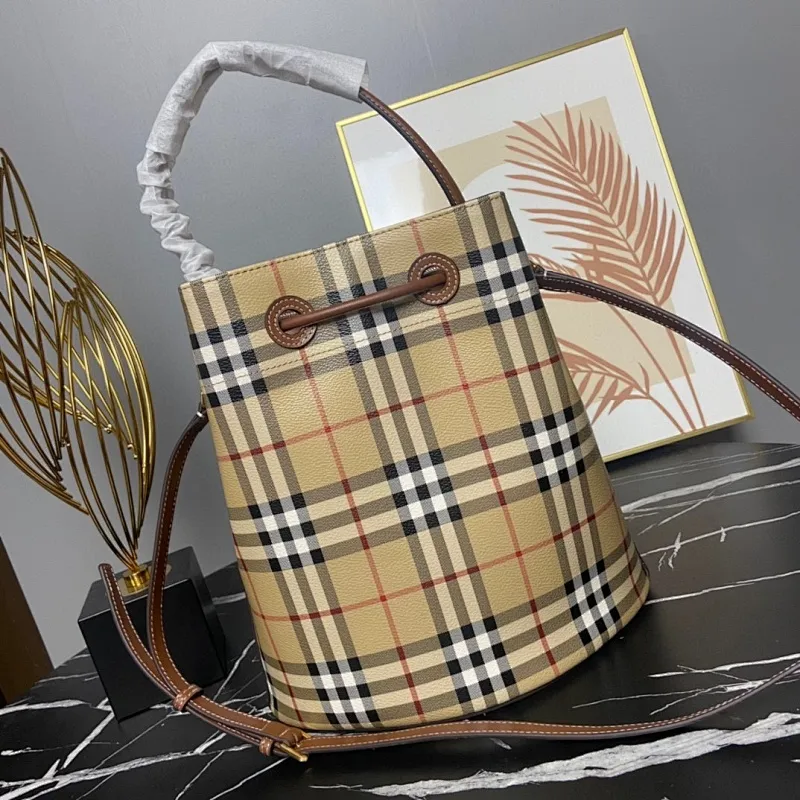 All categories Burberry women's bags (Burberry) Burberry 3303