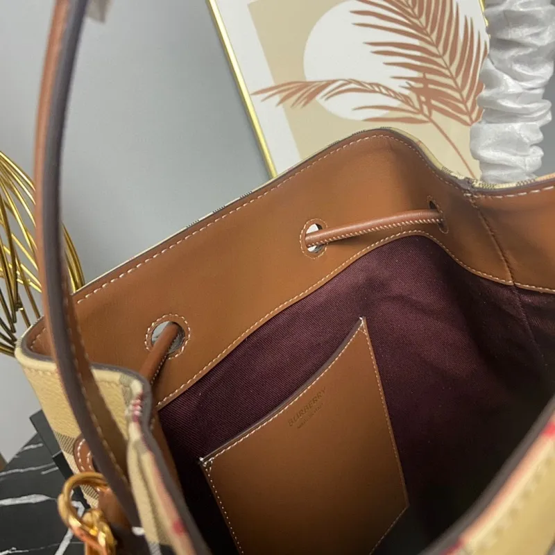 All categories Burberry women's bags (Burberry) Burberry 3303