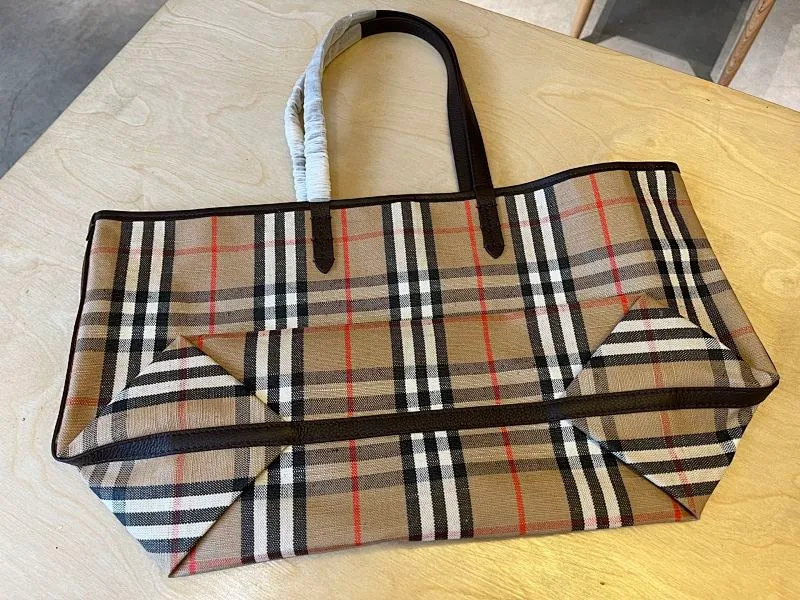 All categories Burberry women's bags (Burberry) Burberry 3816