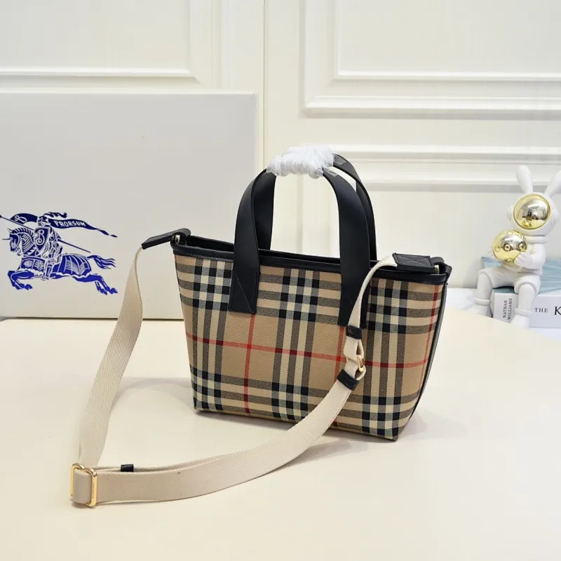 All categories Burberry women's bags (Burberry) Burberry 8381