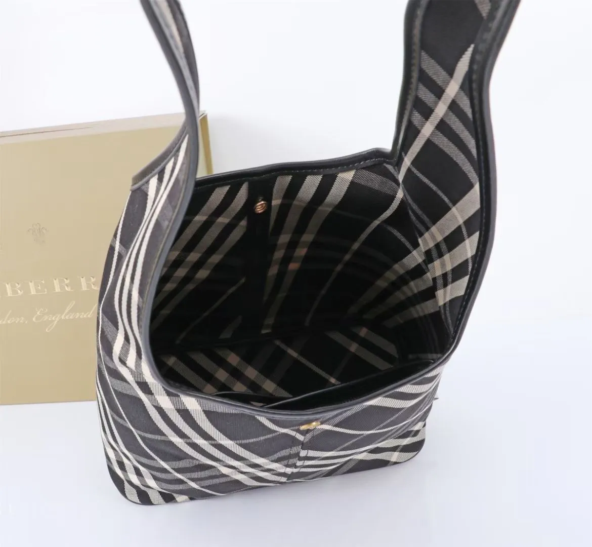 All categories Burberry women's bags (Burberry) Burberry 1683