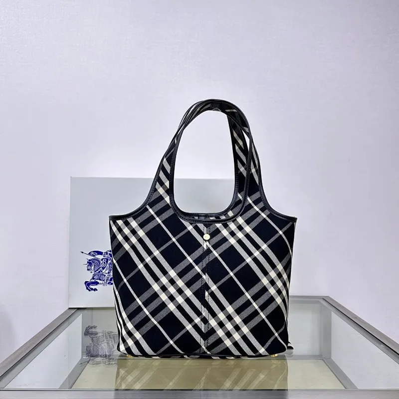 All categories Burberry women's bags (Burberry) Burberry original order 6861