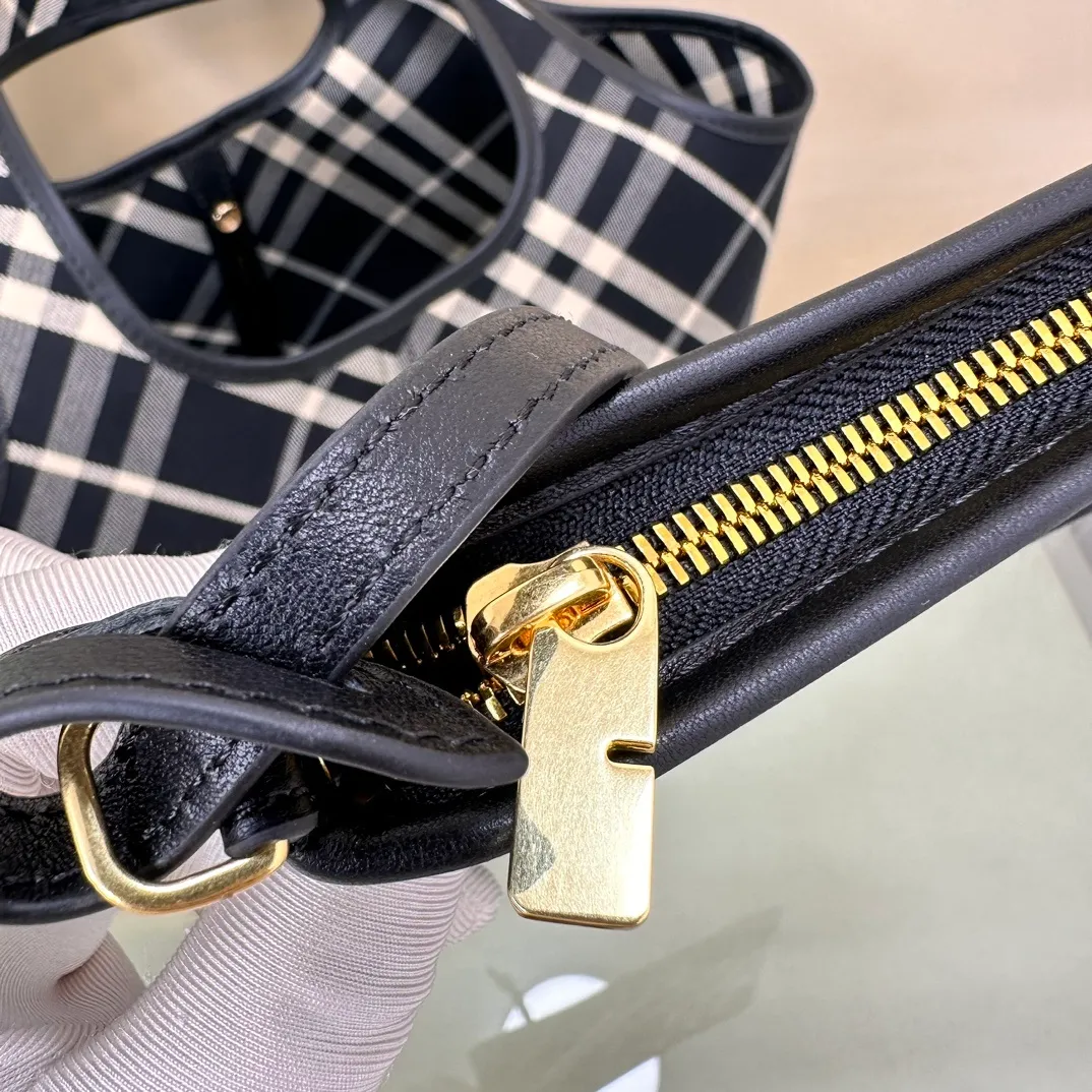 All categories Burberry women's bags (Burberry) Burberry original order 6861
