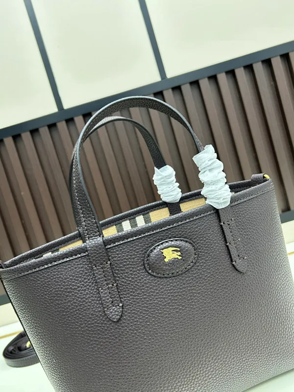 All categories Burberry women's bags (Burberry) Burberry 08022