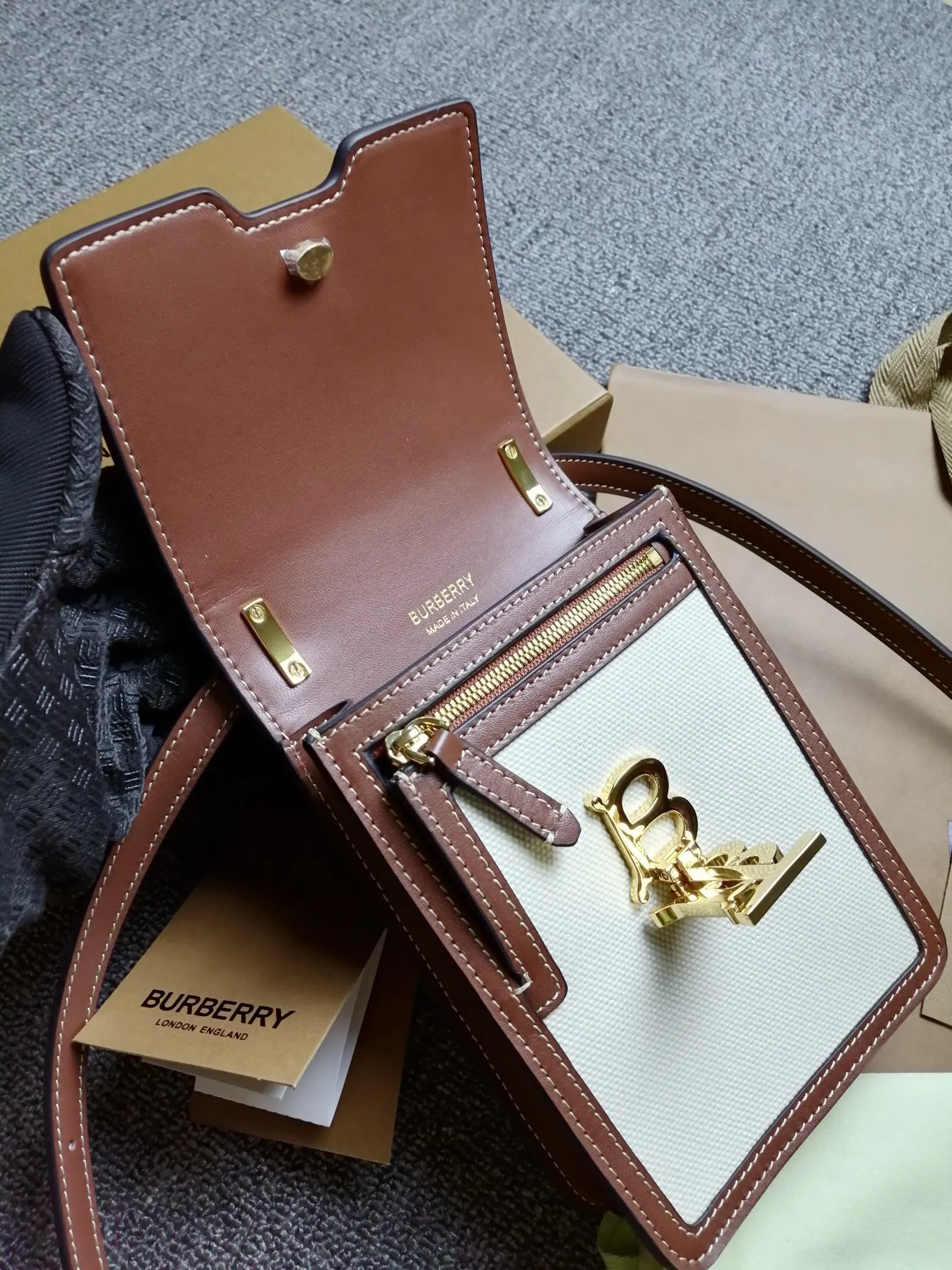 All Categories Official Website "Brand Women's Bags" Women's Bags 💙 Burberry 2025 New Burberry Crossbody Bag