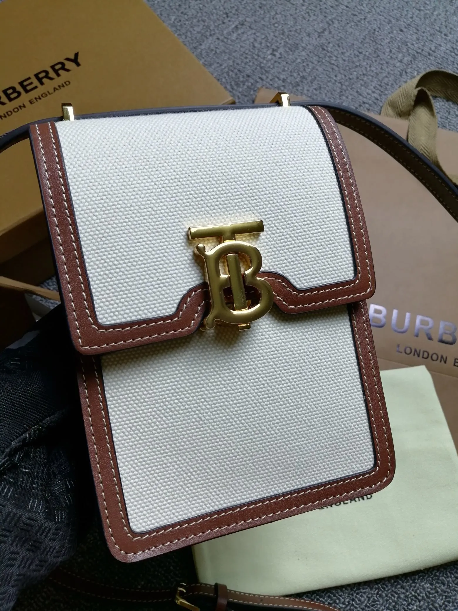 All Categories Official Website "Brand Women's Bags" Women's Bags 💙 Burberry 2025 New Burberry Crossbody Bag