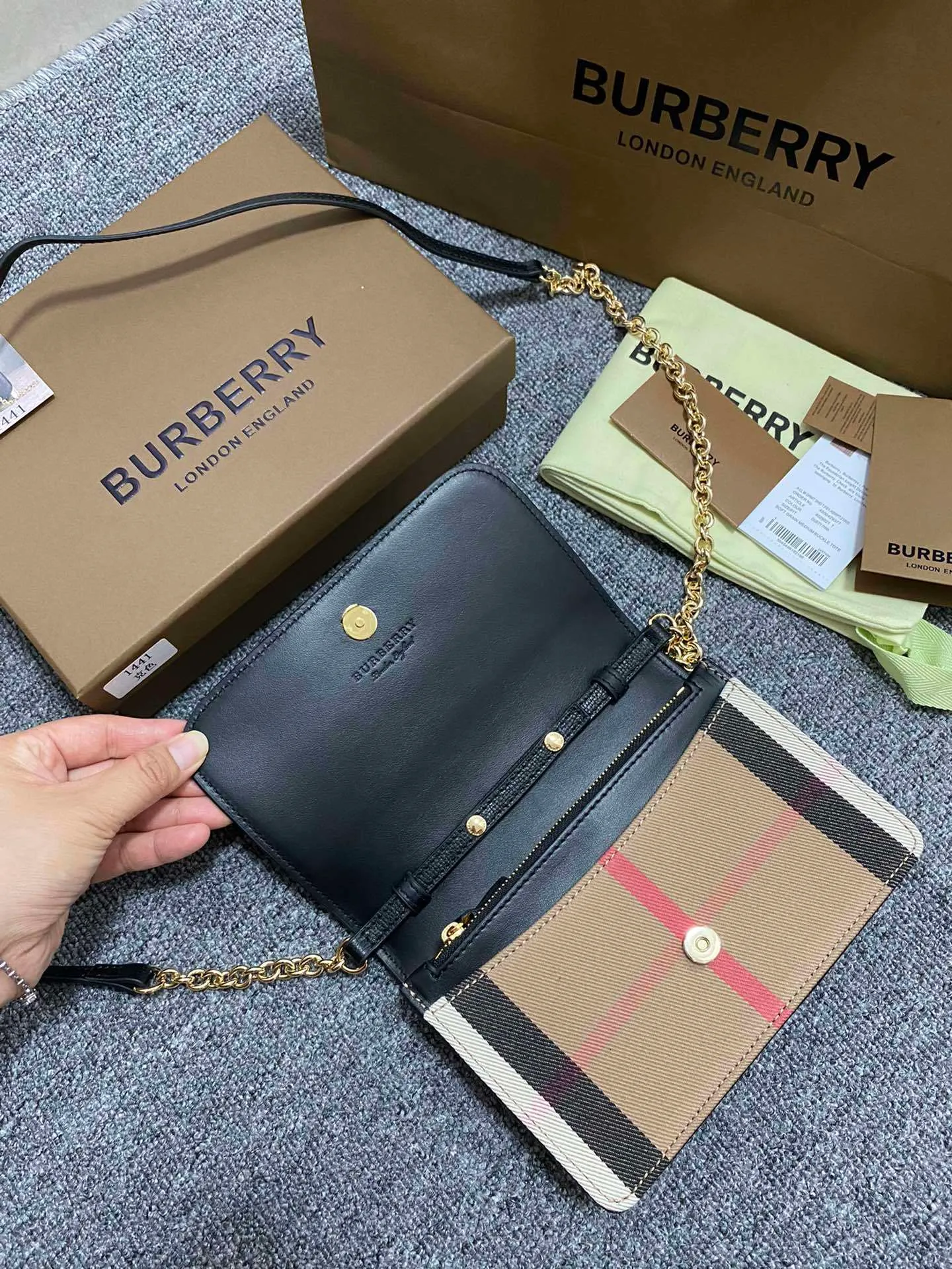 All Categories Official Website "Brand Women's Bags" Women's Bags 💙 Burberry 2025 New Burberry Crossbody Bag