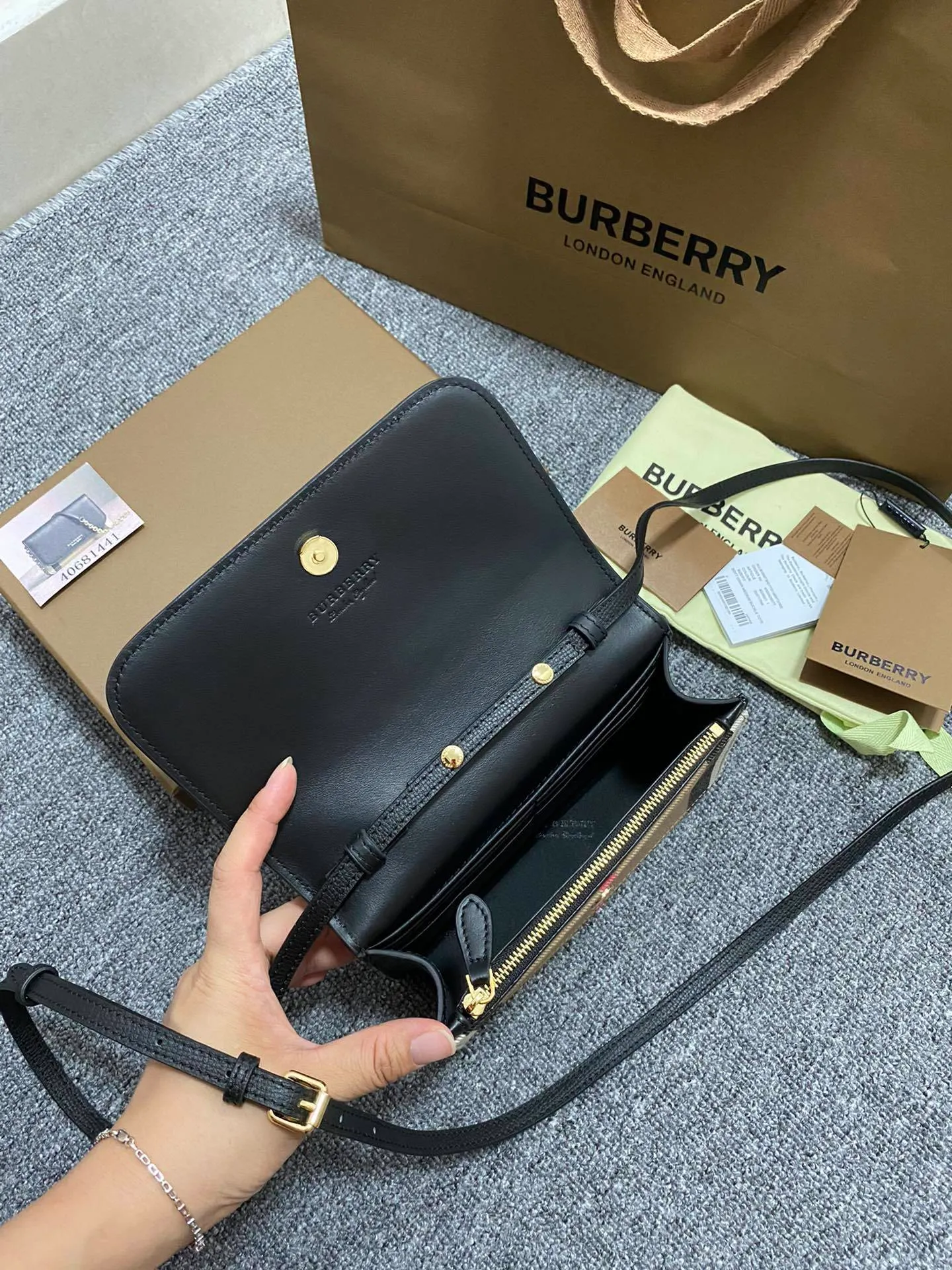 All Categories Official Website "Brand Women's Bags" Women's Bags 💙 Burberry 2025 New Burberry Crossbody Bag