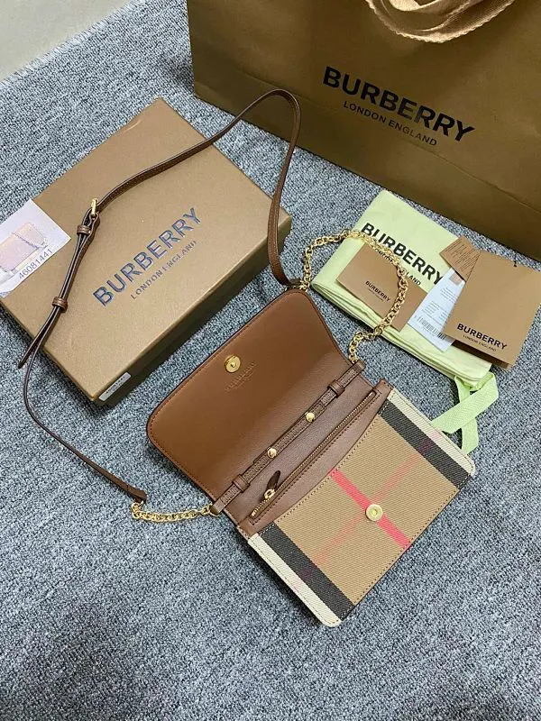 All Categories Official Website "Brand Women's Bags" Women's Bags 💙 Burberry 2025 New Burberry Crossbody Bag
