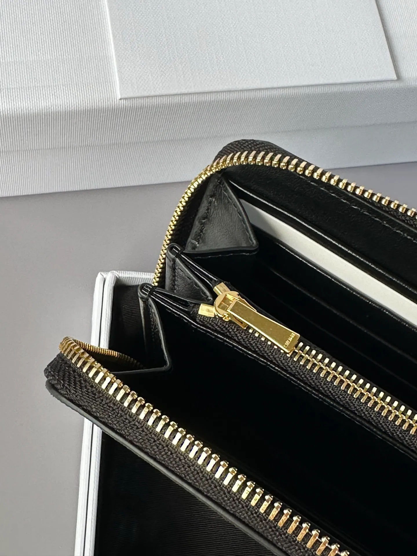 All Categories Celine Wallet (Celine) Celine 10D552
