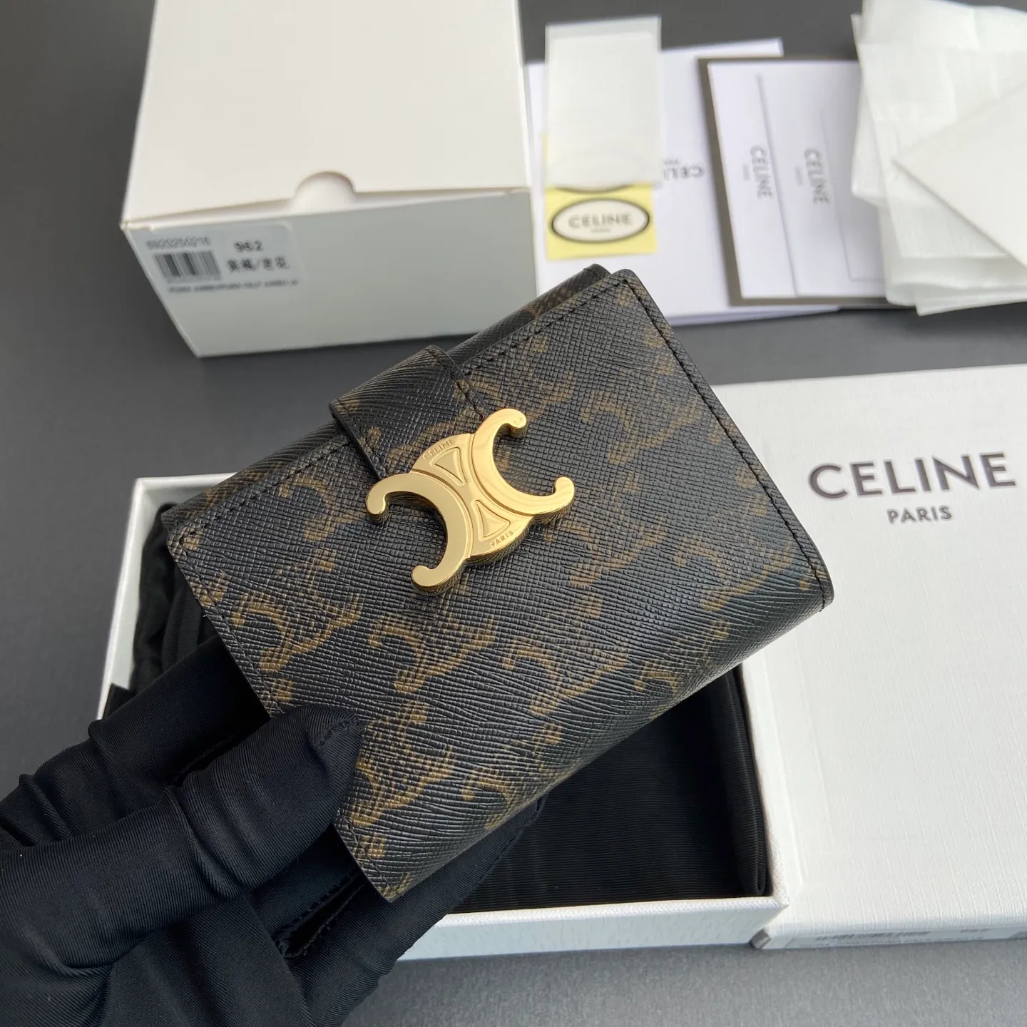 [Extra-grade pure steel hardware original leather] ¥760 TRIOMPHE logo printed leather wallet/new TRIOMPHE metal texture snap buckle 4 credit card slots 1 zipper coin pocket 3 flat pockets 1 banknote pocket No.: 10M962GHH.38NO963 962 Yellow brown/Presbyopia Size: w10.5×8×2cm.