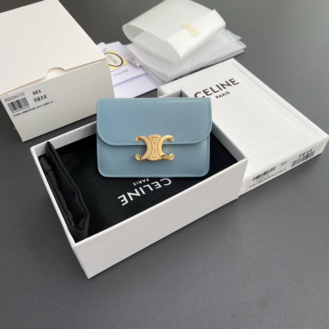 [Extra-grade pure steel hardware original leather] ¥560 TRIOMPHE glossy cow leather flip card holder/2024 Xiaosai Snap button closure 1 main compartment 2 inner card slots 1 inner flat pocket 1 outer flat pocket Number: 10I 582 CPJ.04LU 583 light blue full leather Size: w10×h7.5×d2cm