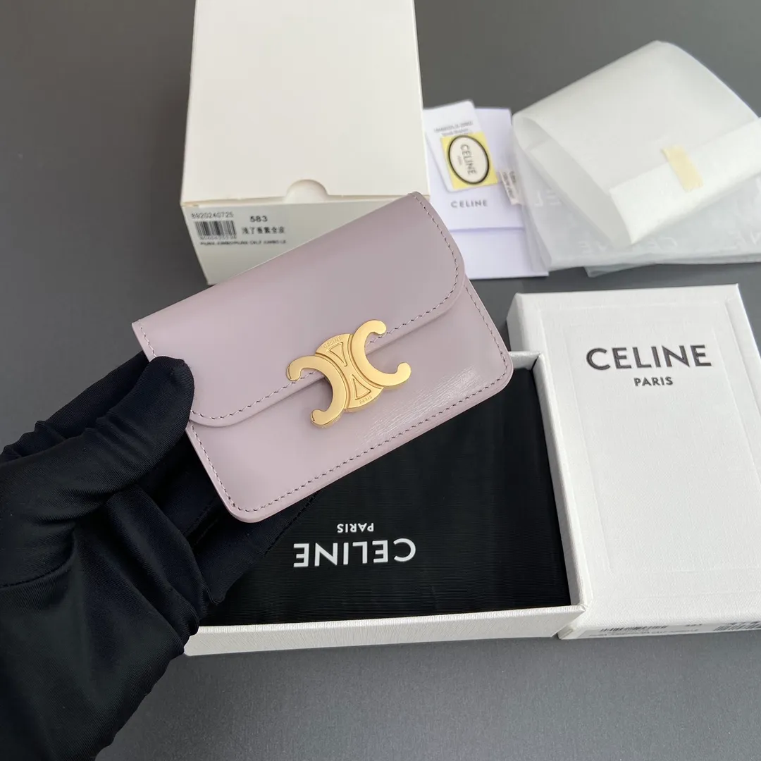 [Extra-grade pure steel hardware original leather] ¥560 TRIOMPHE glossy cow leather flip card holder/2024 Xiaosai Snap button closure 1 main compartment 2 inner card slots 1 inner flat pocket 1 outer flat pocket Number: 10I 582 CPJ.04LU 583 light lilac purple full leather Size: w10×h7.5×d2cm