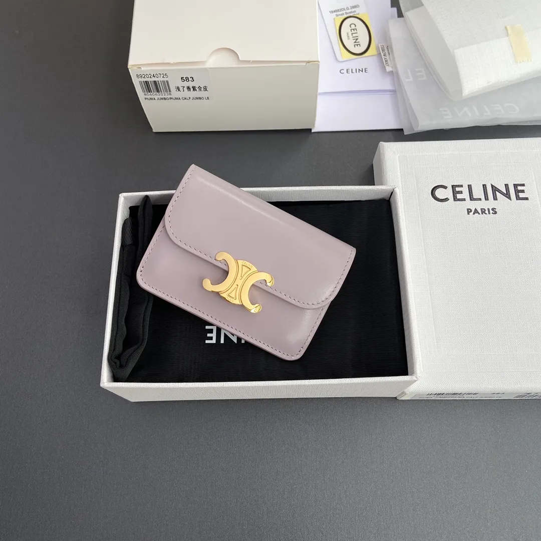 [Extra-grade pure steel hardware original leather] ¥560 TRIOMPHE glossy cow leather flip card holder/2024 Xiaosai Snap button closure 1 main compartment 2 inner card slots 1 inner flat pocket 1 outer flat pocket Number: 10I 582 CPJ.04LU 583 light lilac purple full leather Size: w10×h7.5×d2cm