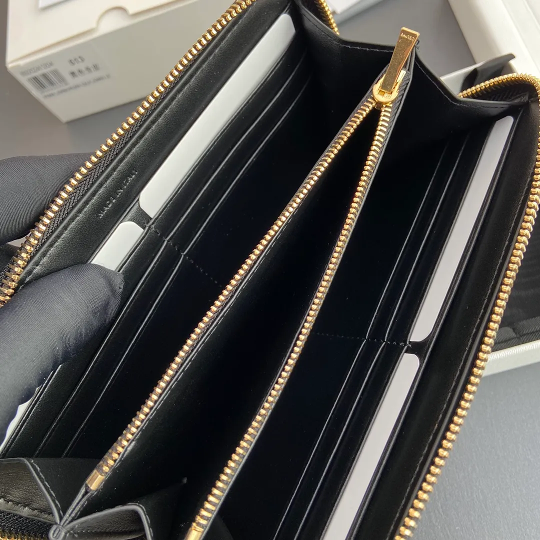 [Special grade pure steel hardware original leather] ¥740 TRIOMPHE smooth cowhide long zipper bag Zipper closure 2 gusseted compartments 12 credit card slots 2 flat pockets No.: 10K 513 DR8.04LU 513 Black full leather Size: w19×h10×d2cm