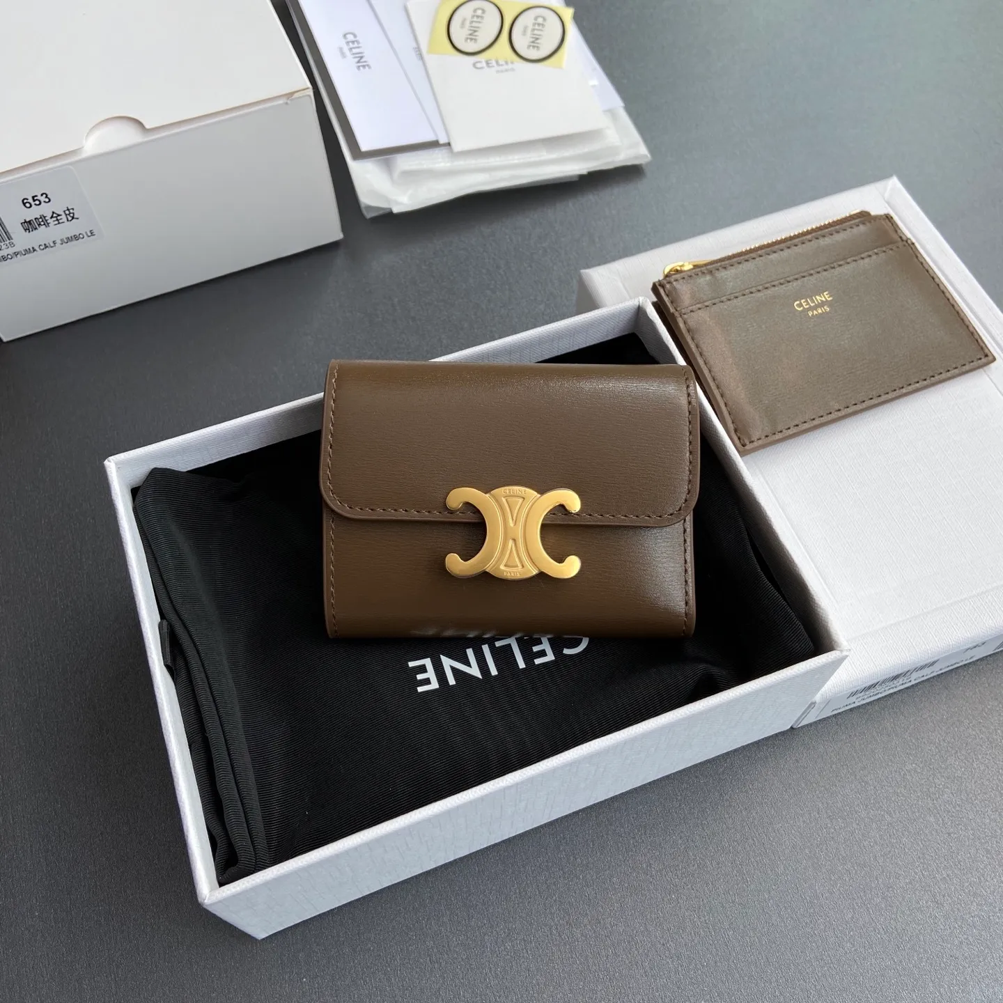 [Extra-grade pure steel hardware original leather] ¥680 TRIOMPHE glossy leather short wallet/4 card slots 2 patch pockets 1 cash compartment 1 detachable zipper card holder with snaps No.: 10l653DS3.04LU652 653 Brown full leather Size: w9.5×h7.5×3cm