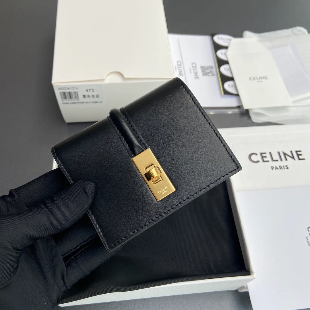[Special grade pure steel hardware original leather] ¥620 TRIOMPHE glossy cow leather card holder cow leather cow leather lining rotating lock closure 1 main compartment 2 inner card slots No.: 10M473GCG.38NO473 473 Black full leather Size: w10.2×h7.5×d2.5cm