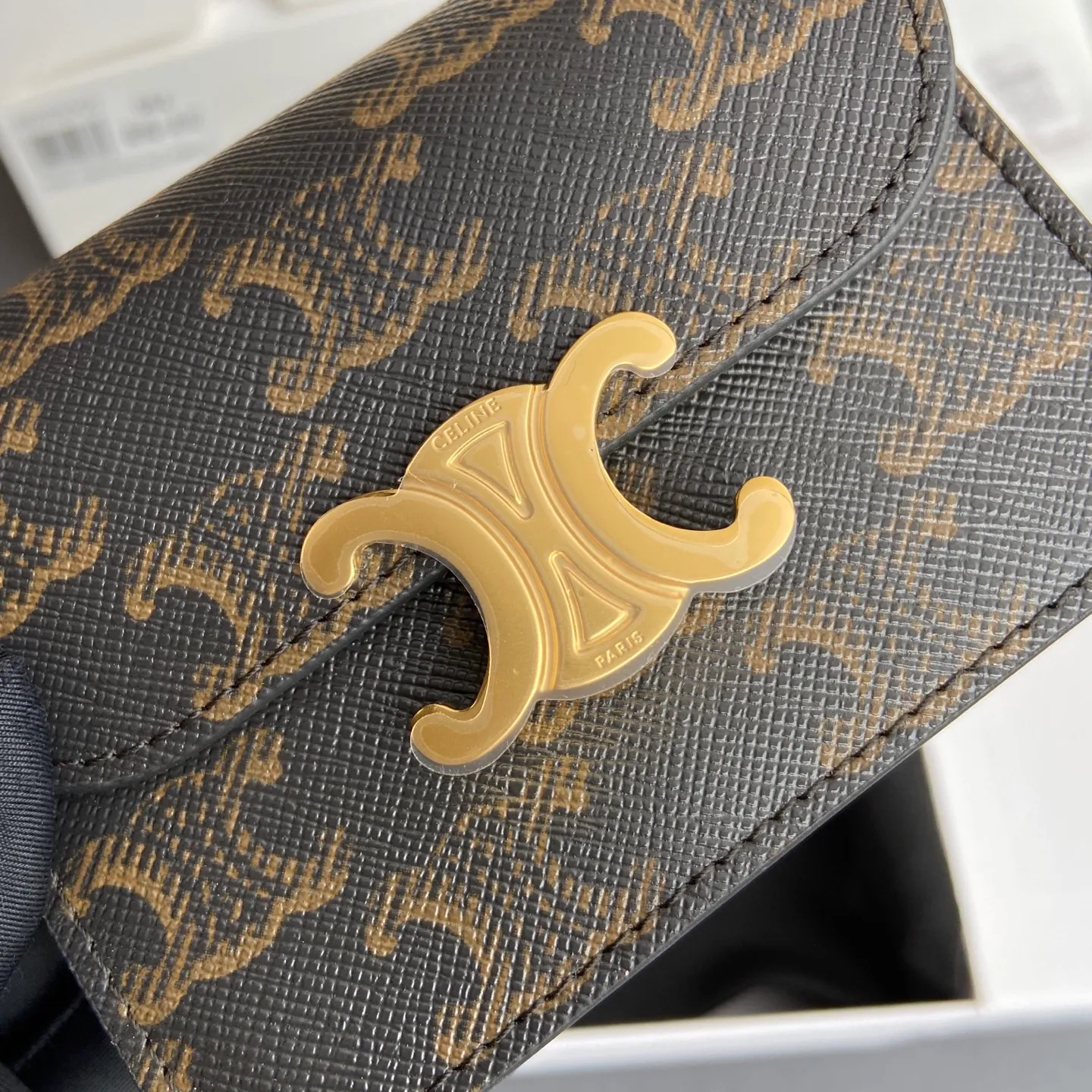 [Extra-grade pure steel hardware original leather] ¥640 TRIOMPHE logo printed cow leather business card bag/new model Lining: cow leather/fabric gold finish TRIOMPHE metal snap closure 2 gusseted compartments 1 flat pocket 3 card slots No.: 10N 062 FOZ.24VR 063 062 Tan/Presbyopia Size: w10.5×h8.5×d3cm