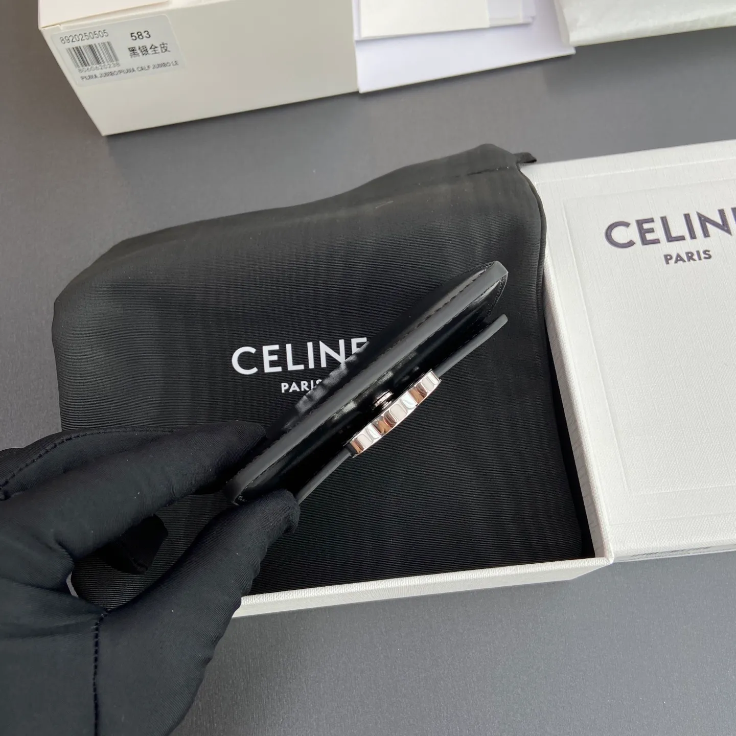 [Extra-grade pure steel hardware original leather] ¥560 TRIOMPHE glossy cow leather flip card holder/snap button closure 1 main compartment 2 inner card slots 1 inner flat pocket 1 outer flat pocket Number: 10I582CPJ.04LU 583 Black Silver Size: w10×h7.5×d2cm