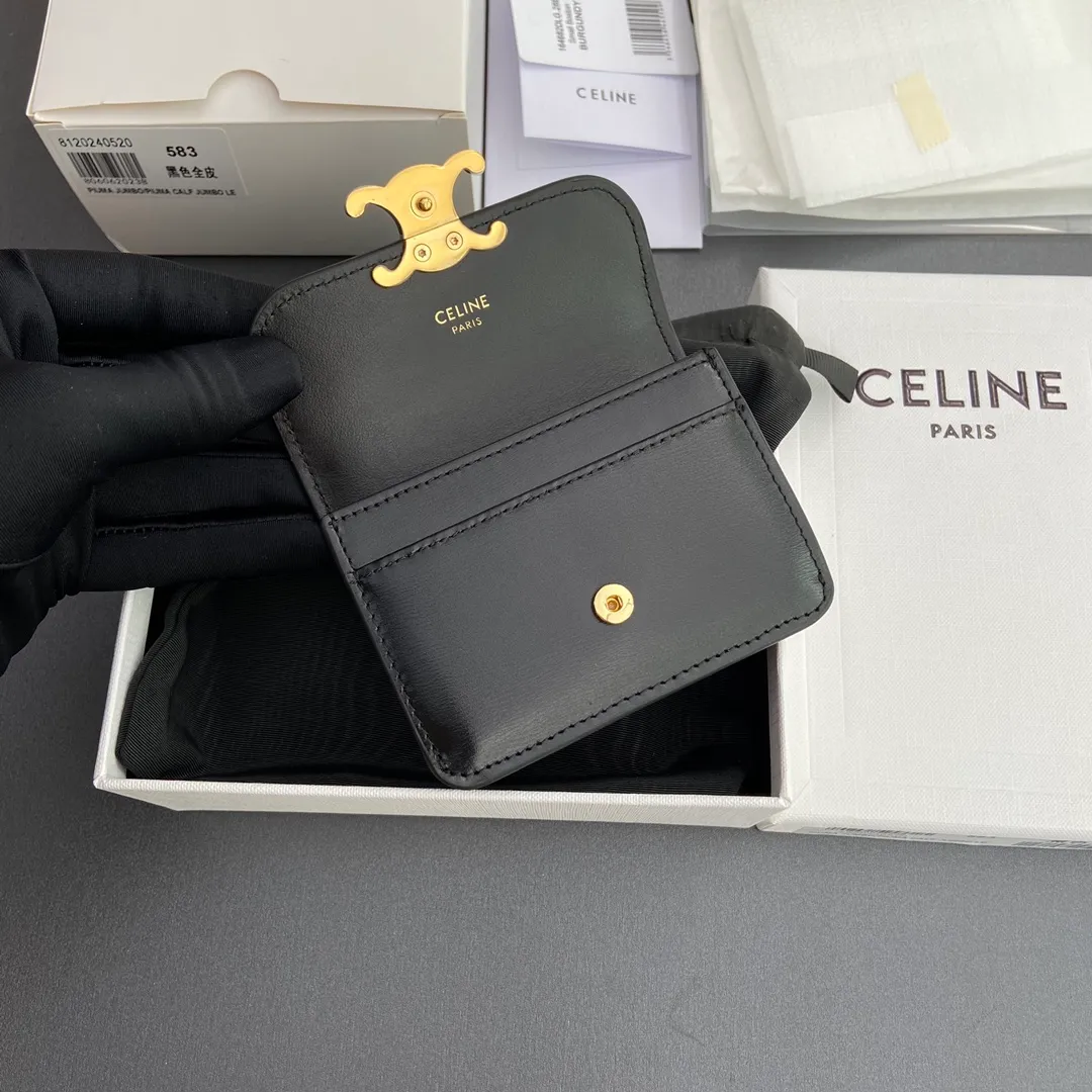 [Extra-grade pure steel hardware original leather] ¥560 TRIOMPHE glossy cow leather flip card holder/2024 Xiaosai Snap button closure 1 main compartment 2 inner card slots 1 inner flat pocket 1 outer flat pocket Number: 10I582CPJ.04LU 583 black full leather Size: w10×h7.5×d2cm