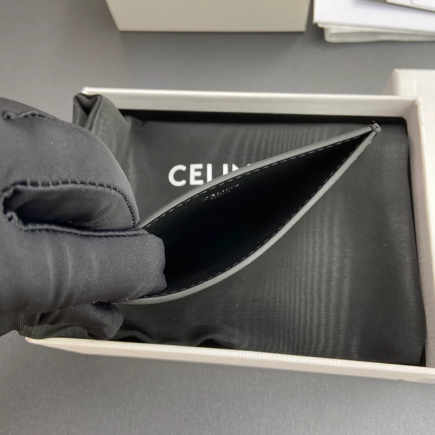 [Special grade pure steel hardware original leather] ¥480 TRIOMPHE glossy cow leather card holder/zipper lock 1 flat pocket 6 card slots No.: 10L 832 CQH.04LU833 833 Silver buckle black full leather Size: w11×8cm