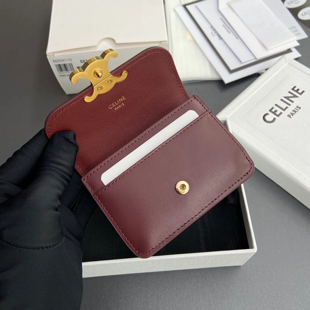 [Extra-grade pure steel hardware original leather] ¥560 TRIOMPHE glossy cow leather flip card holder/2024 Xiaosai Snap button closure 1 main compartment 2 inner card slots 1 inner flat pocket 1 outer flat pocket Number: 10I 582 CPJ.04LU 583 Burgundy full leather Size: w10×h7.5×d2cm