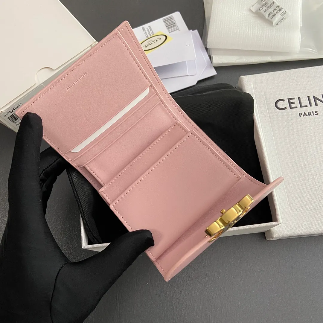 [Special grade pure steel hardware original leather] ¥700 TRIOMPHE bright cow leather wallet/2024 Xiaosai 5 card slots 1 folding coin bag with snap button 1 flat pocket 1 banknote bag No.: 10D782CQH.04LU783 783 pollen full leather Size: w10.5×9×3cm.