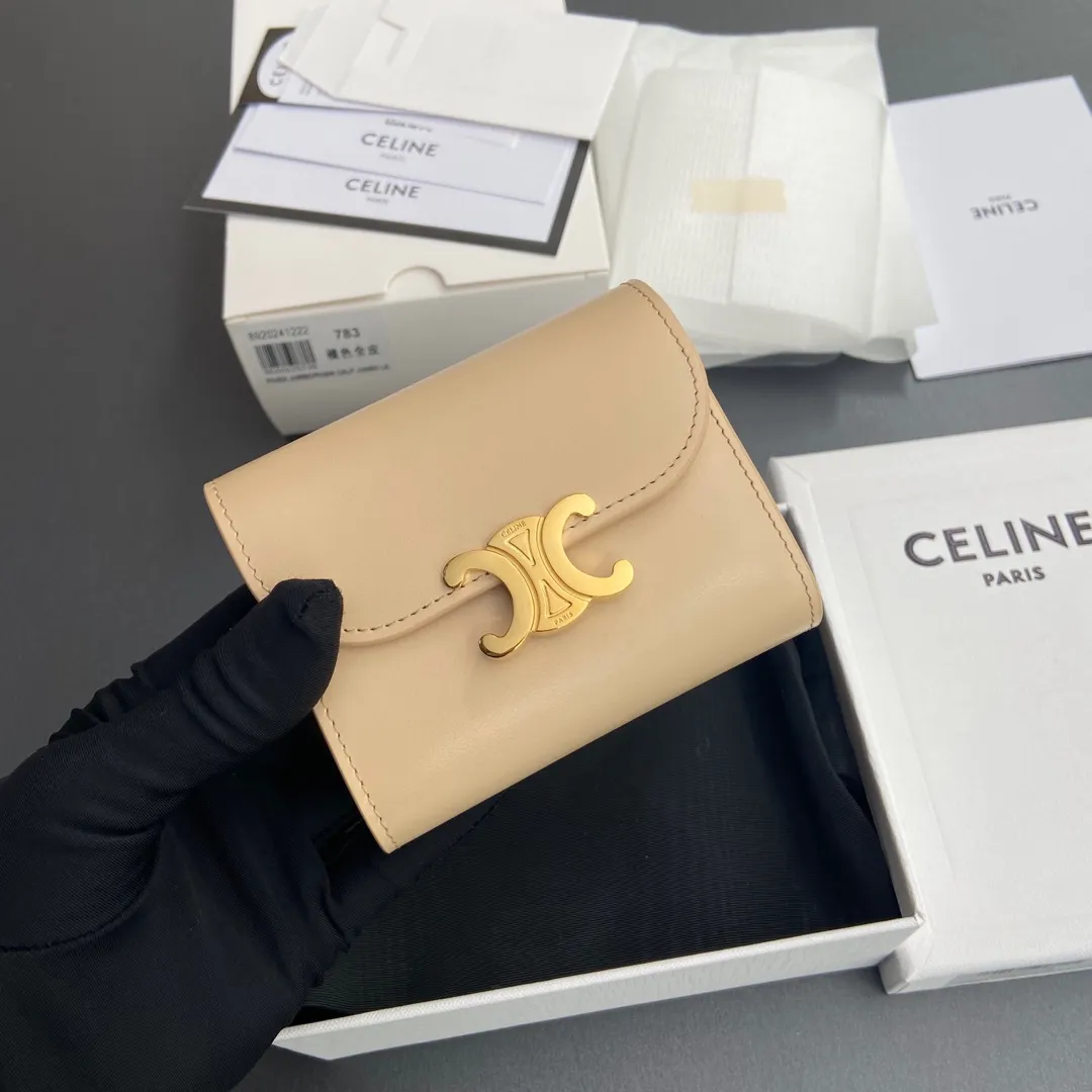[Special grade pure steel hardware original leather] ¥700 TRIOMPHE glossy cow leather wallet / 5 card slots 1 folding coin bag with snap buckle 1 flat pocket 1 banknote bag No.: 10D782CQH.04LU783 783 Nude color full leather Size: w10.5×9×3cm.