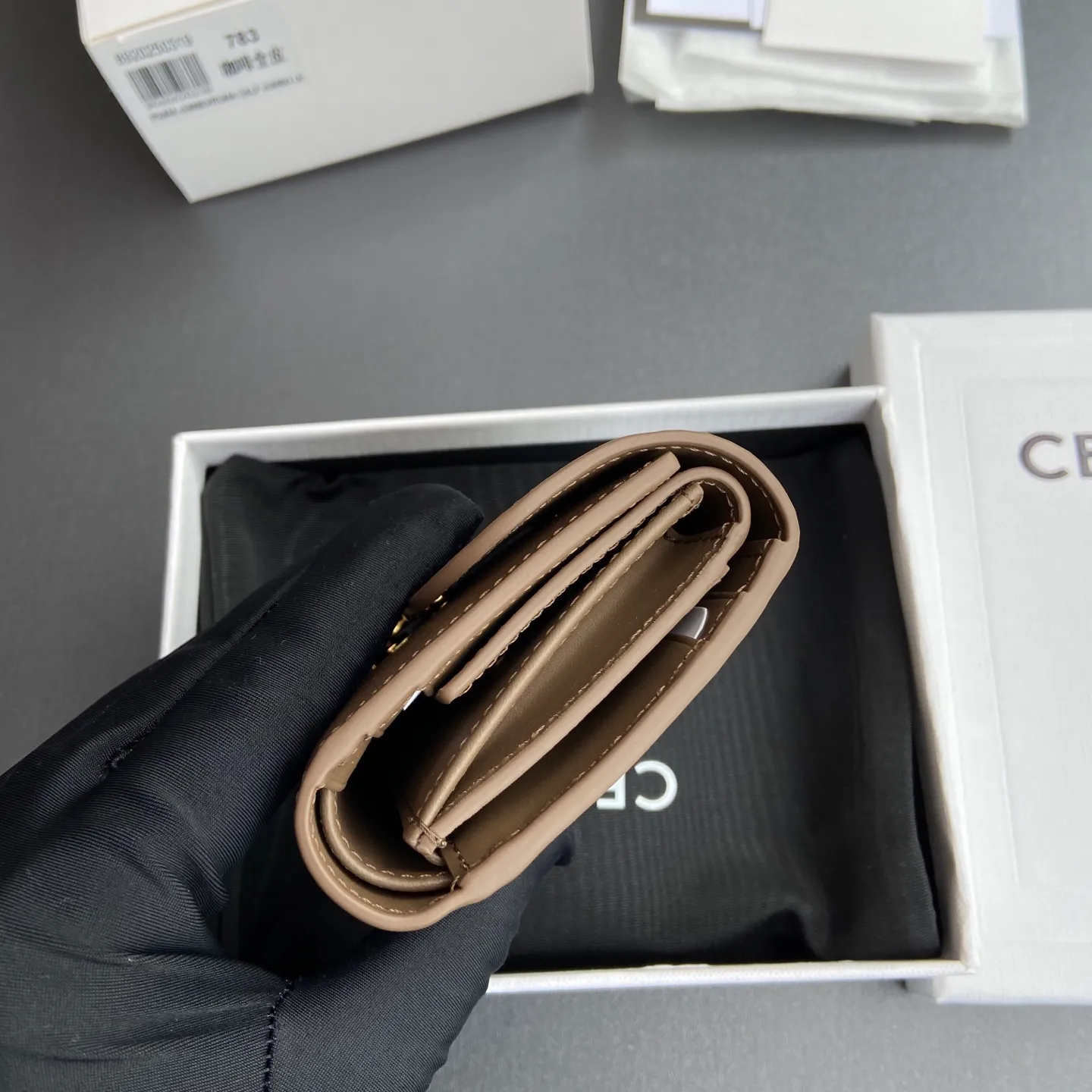 [Special grade pure steel hardware original leather] ¥700 TRIOMPHE glossy cow leather wallet / 5 card slots 1 folding coin bag with snap buckle 1 flat pocket 1 banknote bag No.: 10D782CQH.04LU782 783 Brown full leather Size: w10.5×9×3cm.