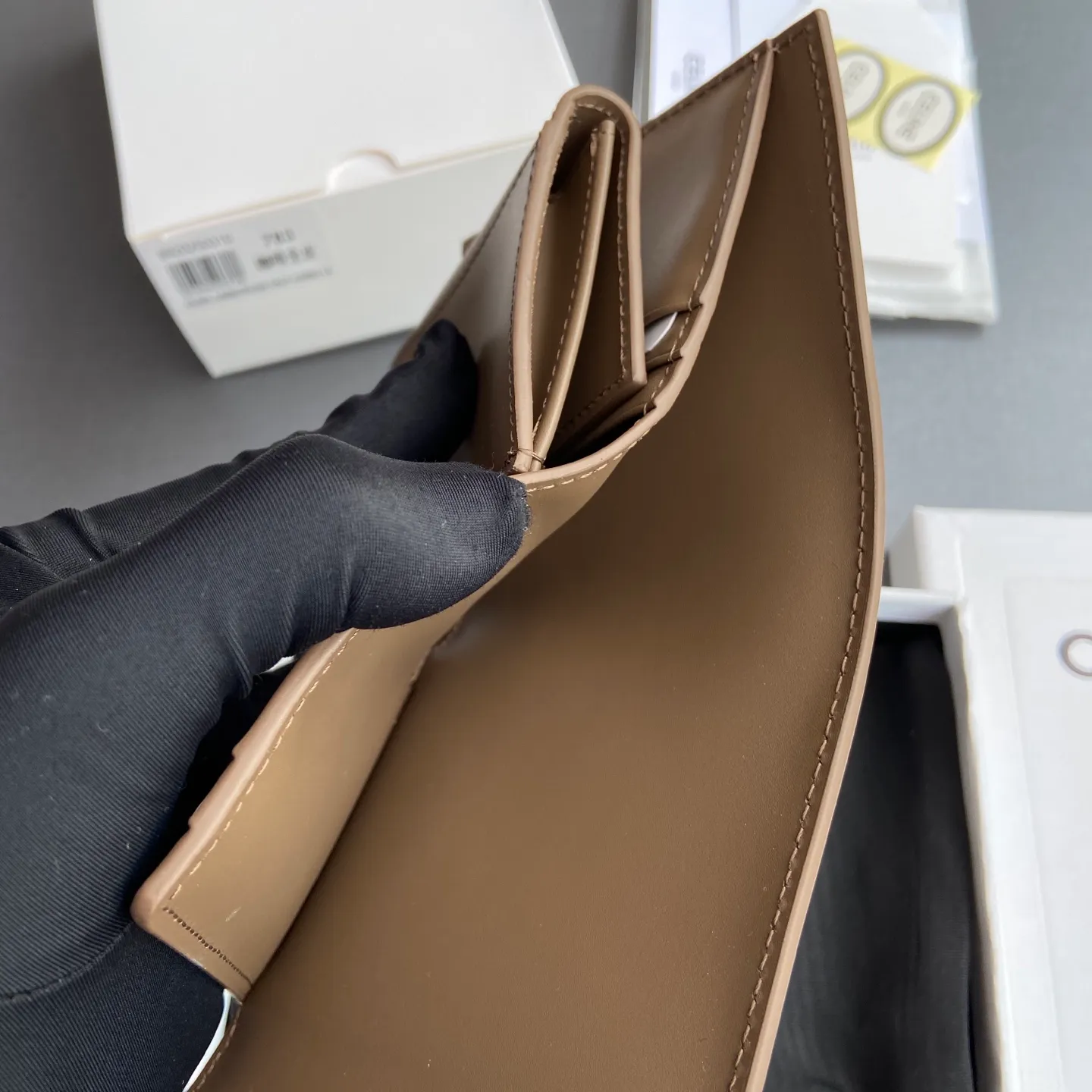 [Special grade pure steel hardware original leather] ¥700 TRIOMPHE glossy cow leather wallet / 5 card slots 1 folding coin bag with snap buckle 1 flat pocket 1 banknote bag No.: 10D782CQH.04LU782 783 Brown full leather Size: w10.5×9×3cm.