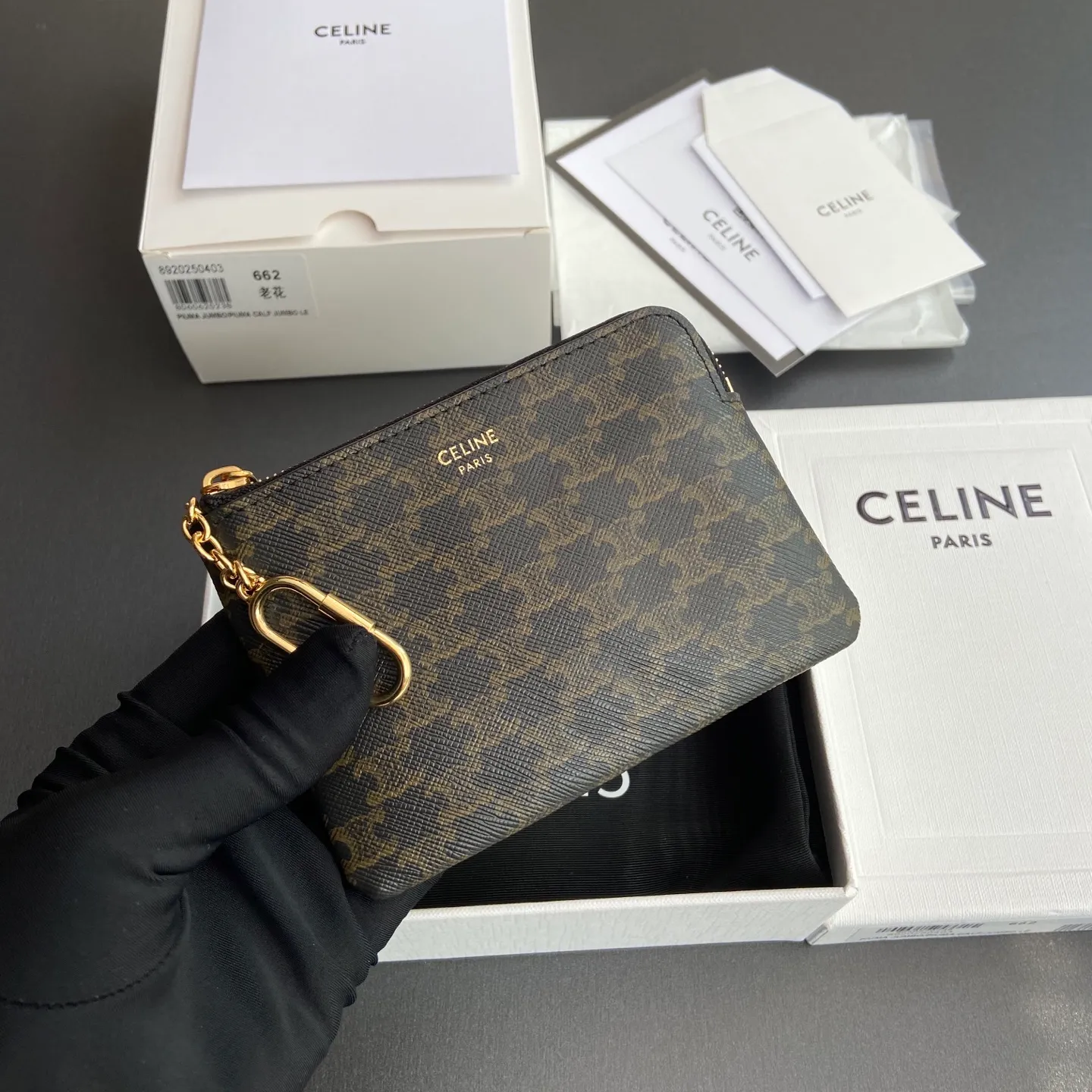 [Special grade imported original leather] ¥460 TRIOMPHE logo print with hook buckle coin card holder Lining: fabric Gold metal parts Zipper lock 1 screw keychain Number: 10C 662 BTA.38NO663 66201 Presbyopia Size: w13×h9.5cm
